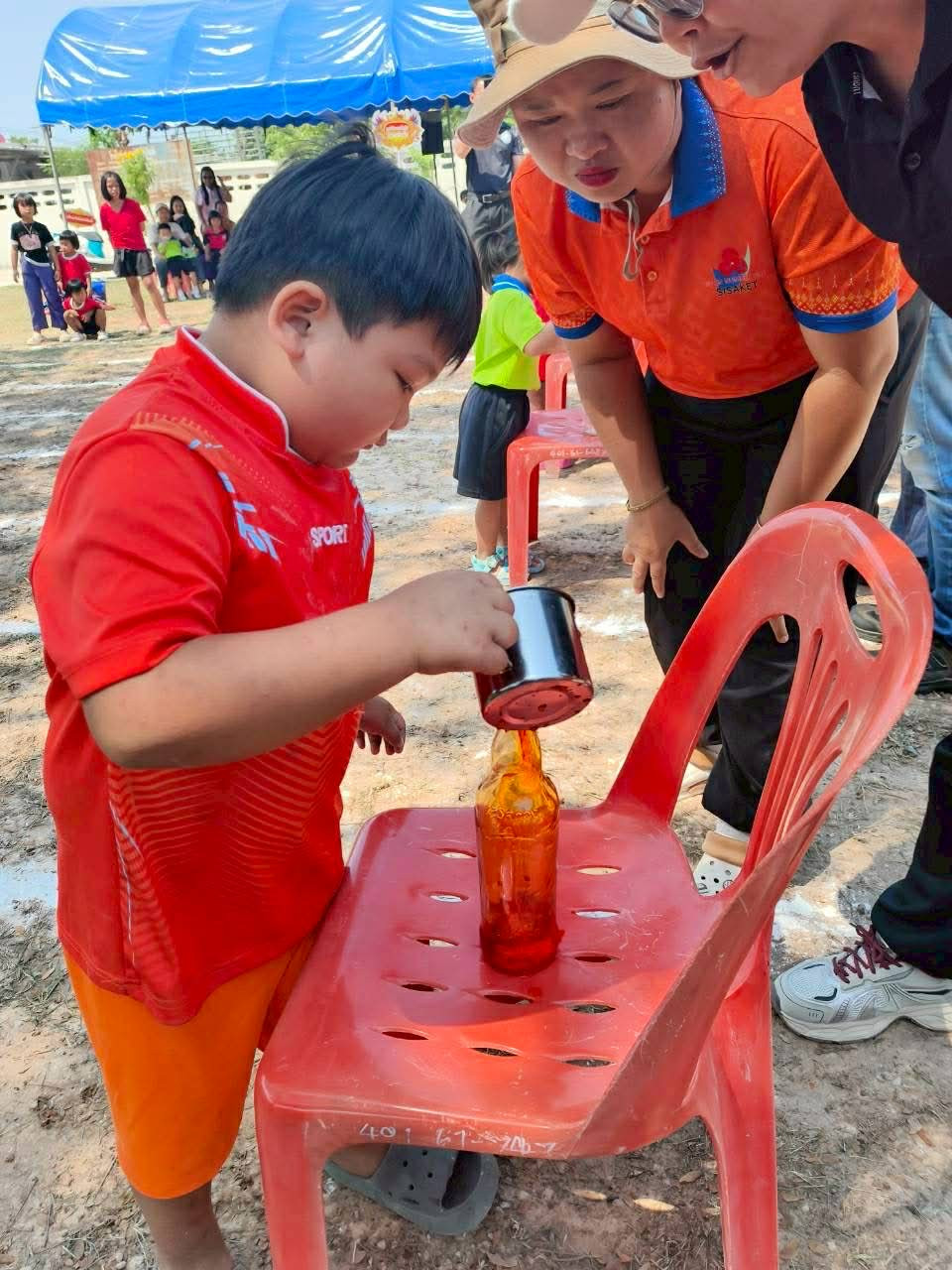 เกมตวงน้ำหลากสี